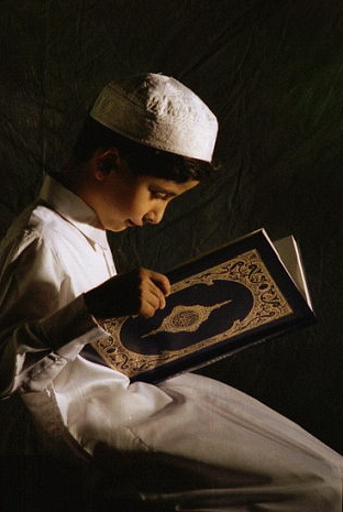 Gambar Anak Membaca Al Qur'an